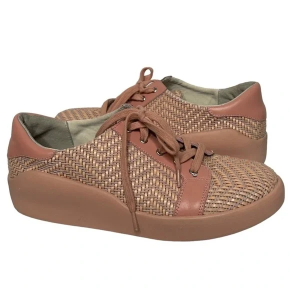 Stylish Pink Woven Women's Sneakers - Picture 5 of 16